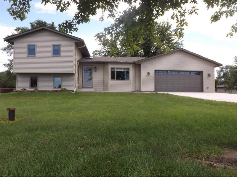 414 27th St, Sartell, MN 56377