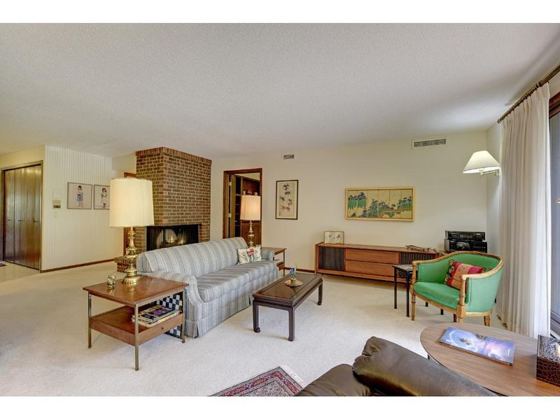 9600 Portland Ave S #214, Bloomington, MN 55420