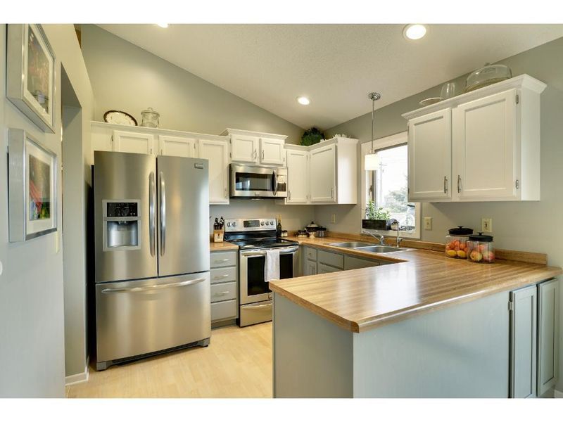 9420 71st Bay, Cottage Grove, MN 55016