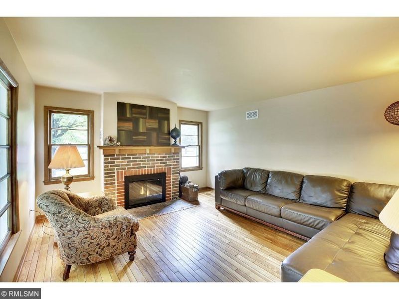 300 Park St E, Belle Plaine, MN 56011