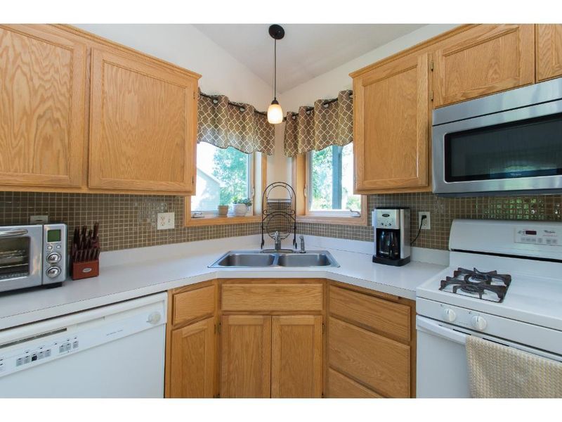 588 NW Antrim Cir NW, Saint Michael, MN 55376