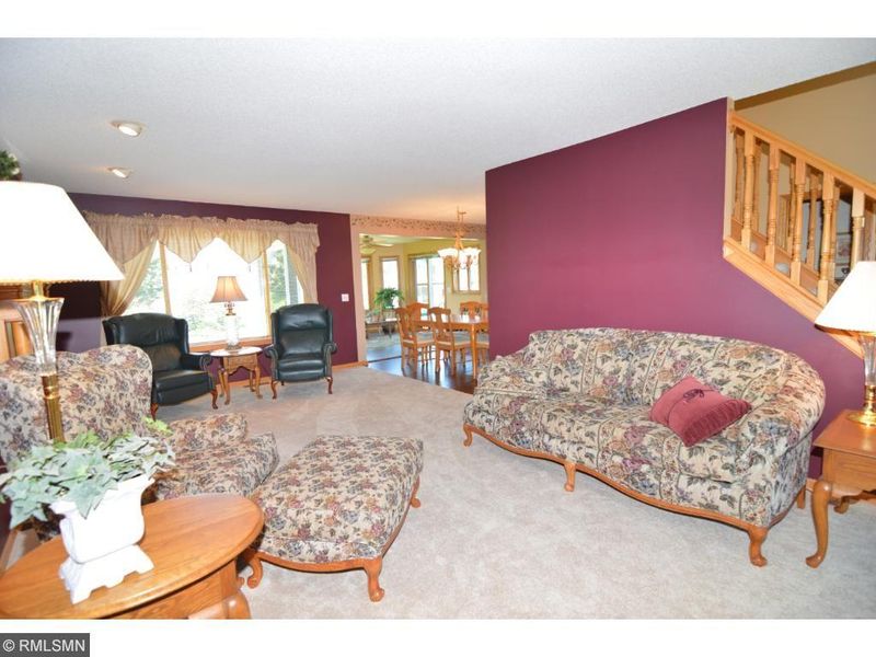 13583 Hawkins Dr, Rogers, MN 55374
