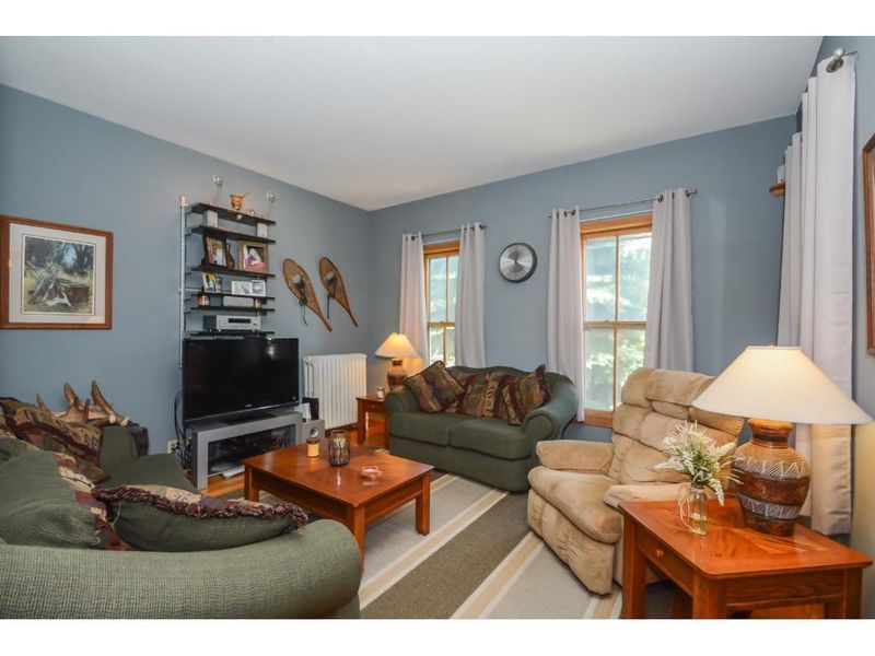 861 Raymond Ave, Saint Paul, MN 55114