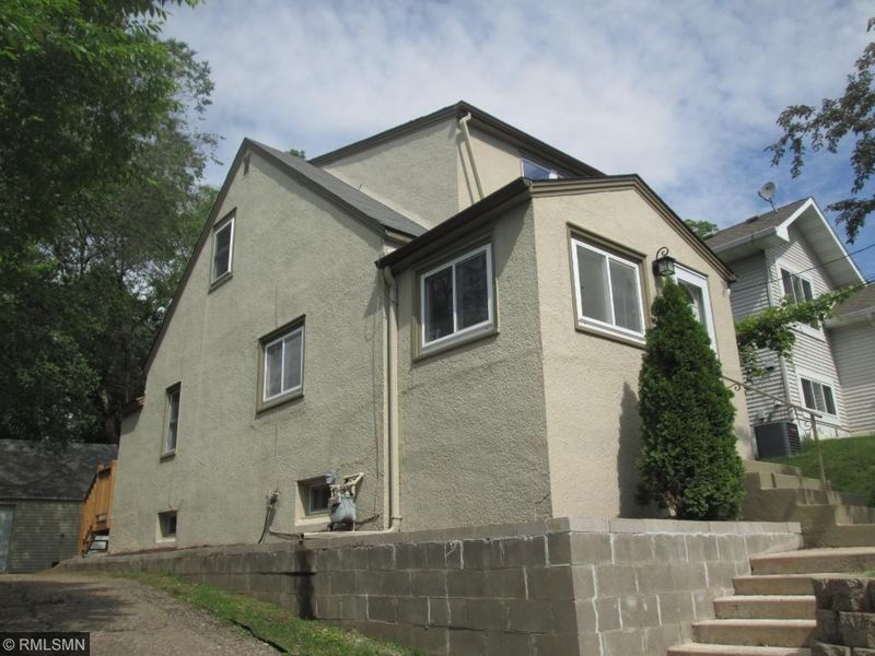 132 18th Ave S, South Saint Paul, MN 55075