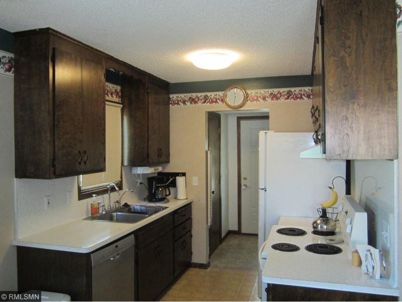 9201 Northwood Pw, New Hope, MN 55427