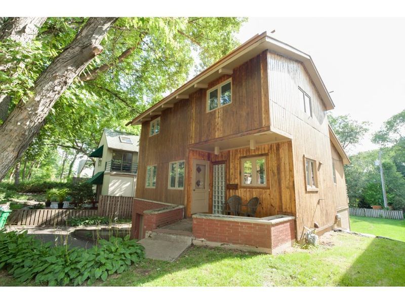 21 Washburn Ave S, Minneapolis, MN 55405