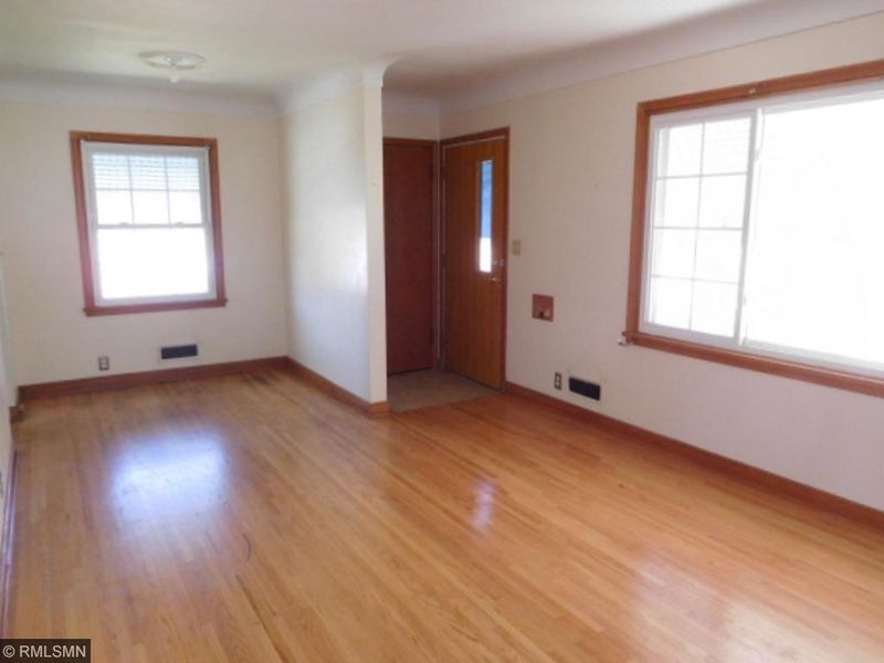 2255 Conway St, Saint Paul, MN 55119