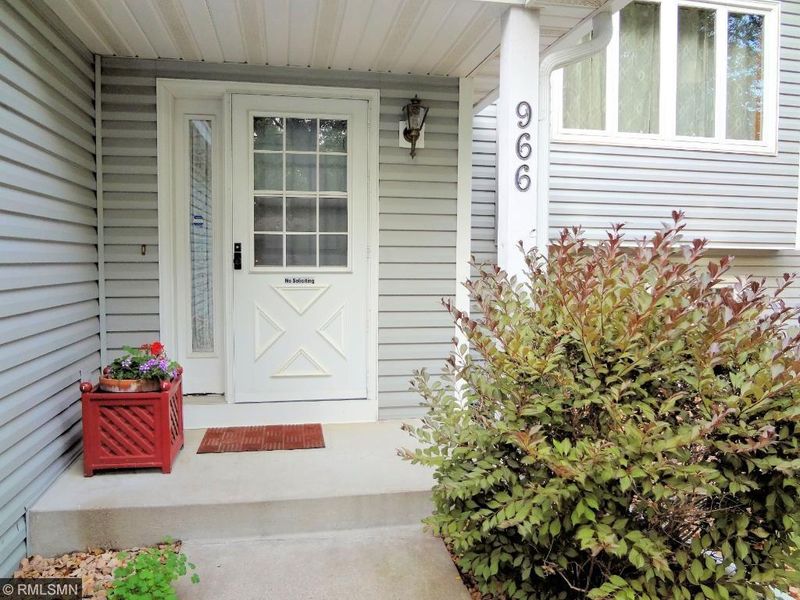 966 Mcclelland St S, Maplewood, MN 55119