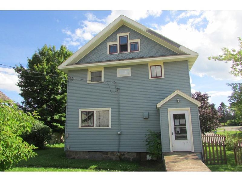 607 Cole Ave, Coleraine, MN 55722