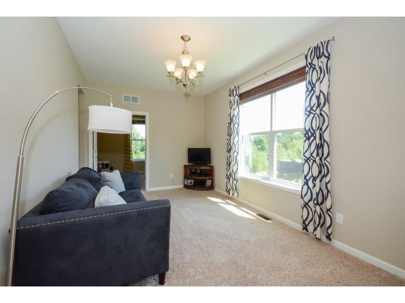3174 Oak View Dr, Woodbury, MN 55129