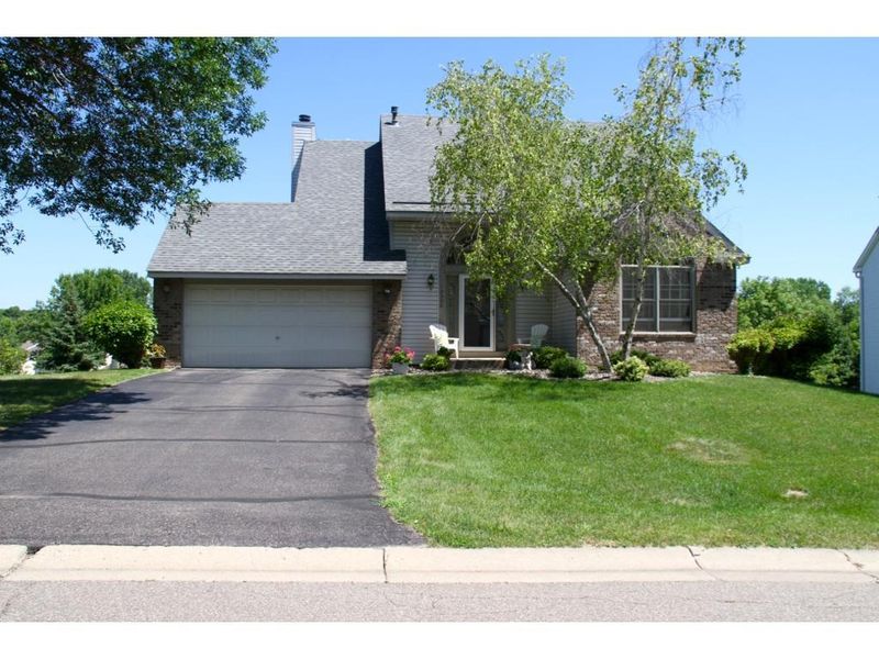 12996 Emmer Pl, Apple Valley, MN 55124