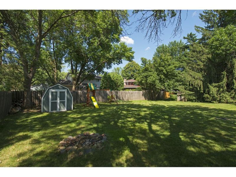 7164 Glenross Rd, Woodbury, MN 55125