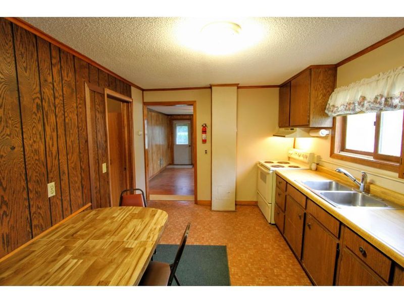 103 Park Ave W, Backus, MN 56435