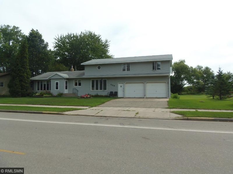 309 Central Ave S, Eagle Bend, MN 56446