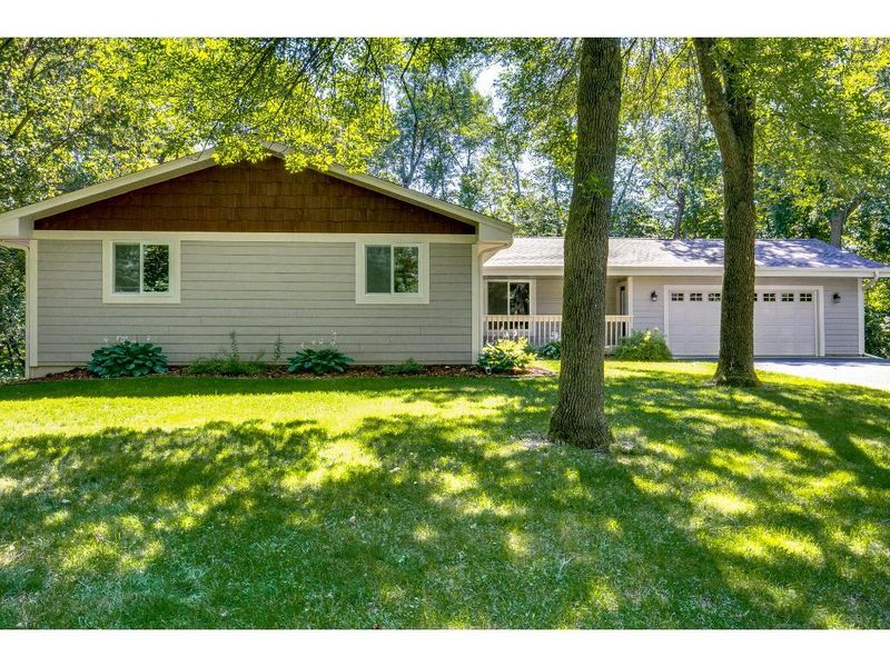 17131 Cedarcrest Dr, Eden Prairie, MN 55347