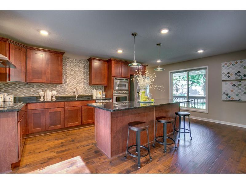 17131 Cedarcrest Dr, Eden Prairie, MN 55347