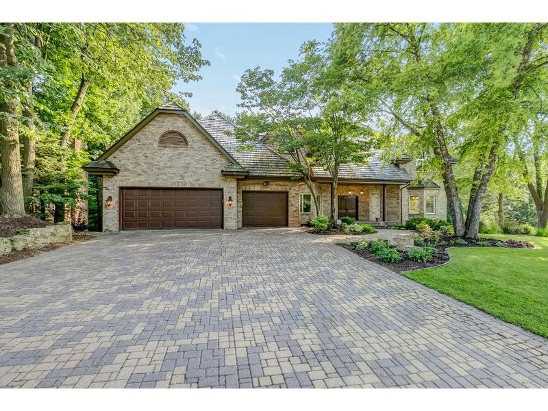 19595 Waterford Pl, Excelsior, MN 55331