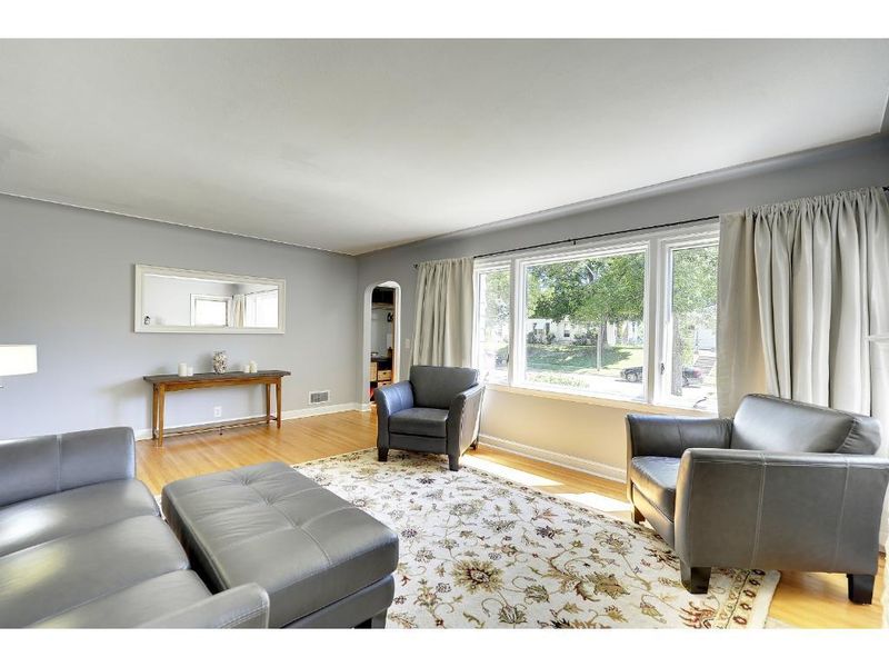 4527 Vincent Ave N, Minneapolis, MN 55412