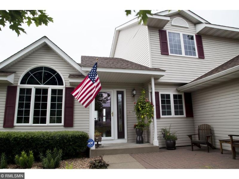 9110 Jergen Bay S, Cottage Grove, MN 55016