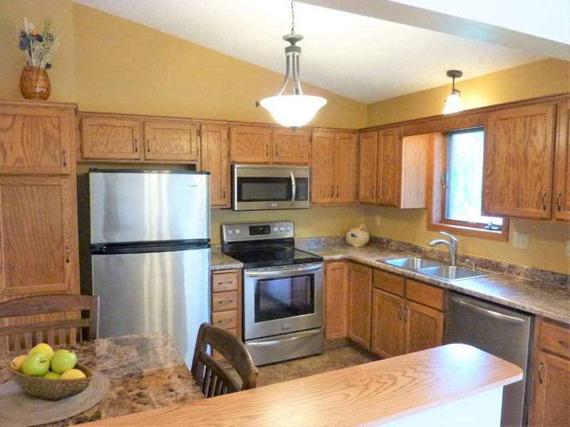 5680 Windmill Dr, White Bear Lake, MN 55110