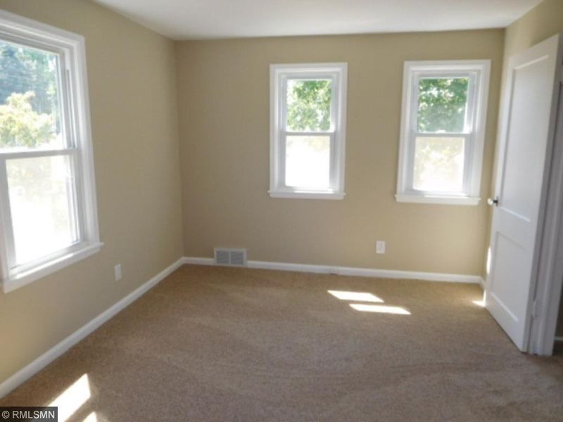 1264 Matilda St, Saint Paul, MN 55117