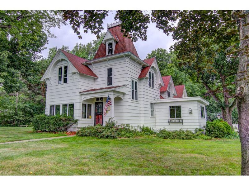 1220 Broadway St N, Stillwater, MN 55082