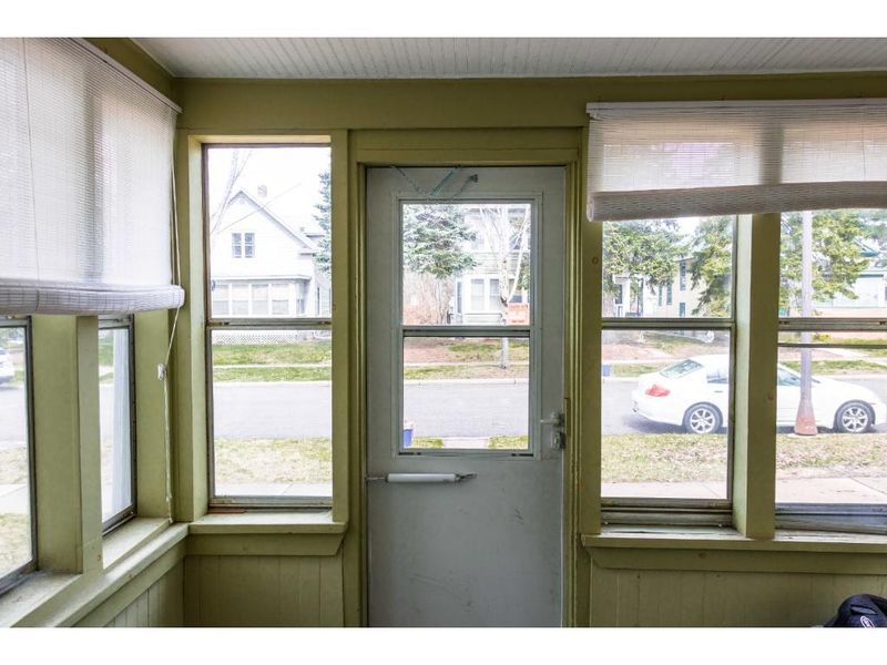 1518 Van Buren Ave, Saint Paul, MN 55104