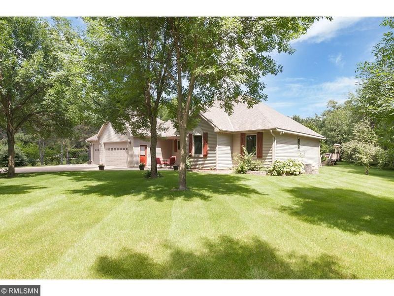819 N Walnut St, Royalton, MN 56373