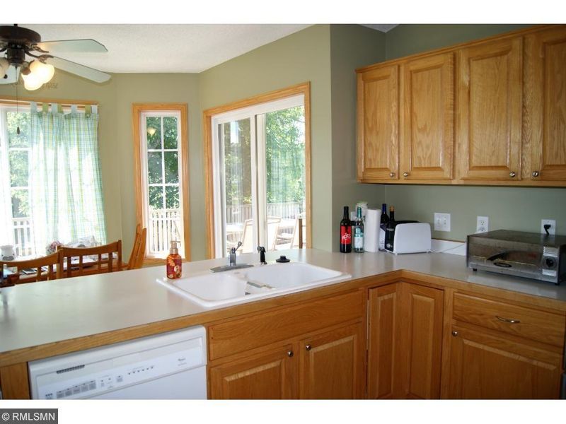 817 Meadow Cir, Belle Plaine, MN 56011