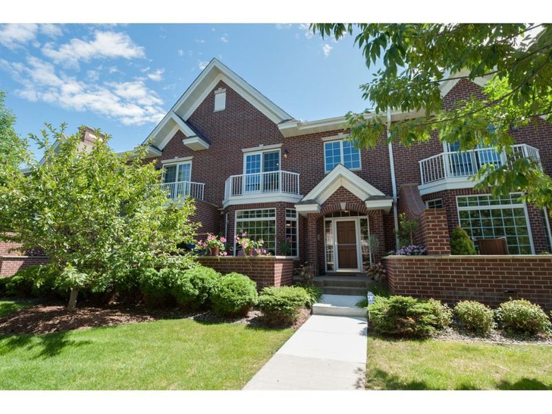 10774 Falling Water Ln #G, Woodbury, MN 55129