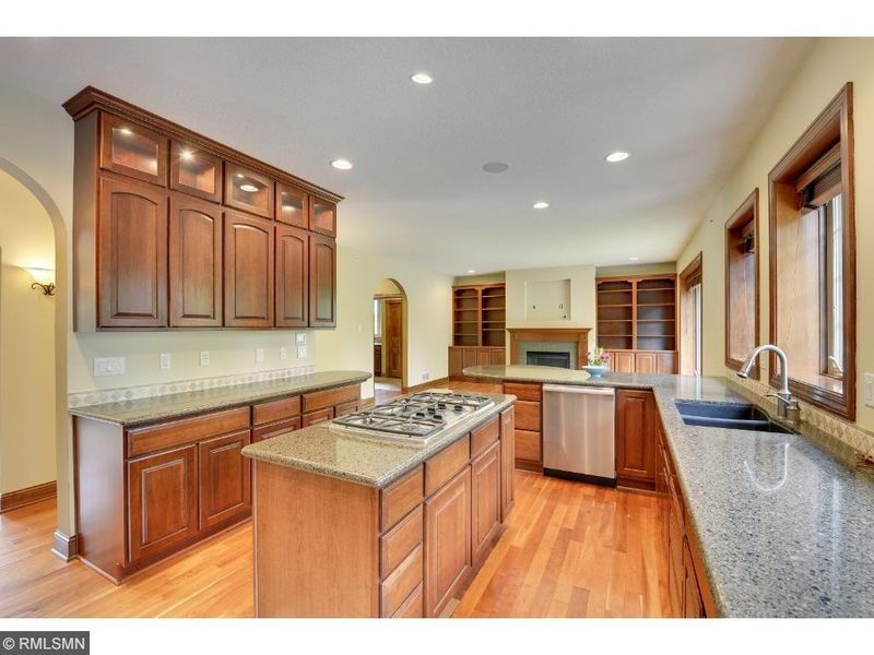 1787 Saint Johns Dr, Woodbury, MN 55129