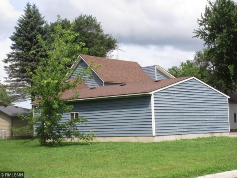 131 Juniper St S, Lester Prairie, MN 55354