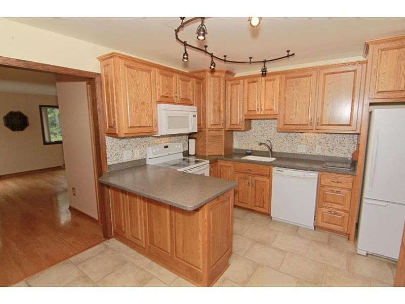 2019 Dieter St, Maplewood, MN 55109