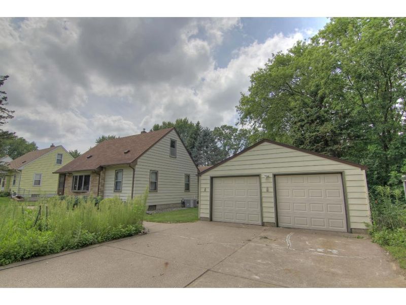 2019 Dieter St, Maplewood, MN 55109