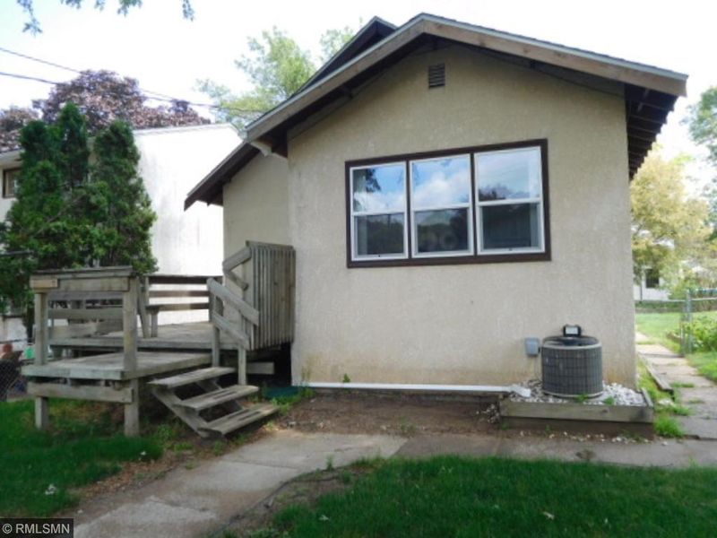 137 9th Ave N, South Saint Paul, MN 55075