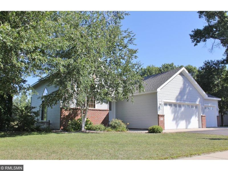 1903 Maple Ln, Saint Cloud, MN 56304