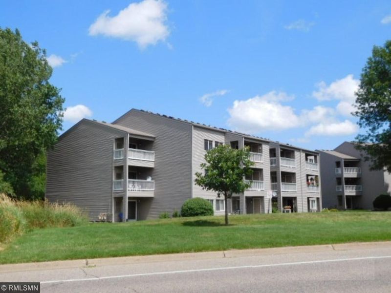 1235 Ferndale St N #C16, Maplewood, MN 55119