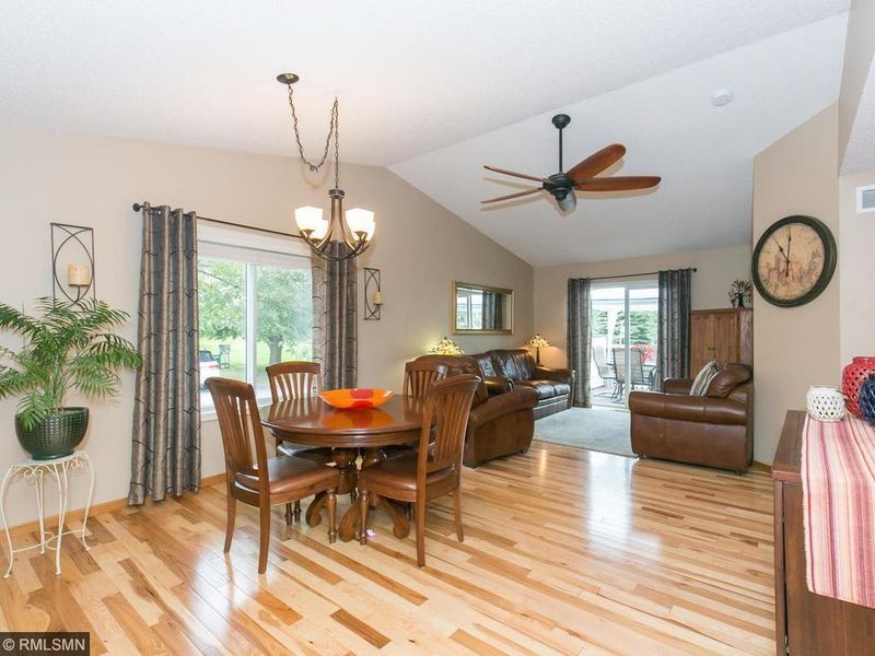 15981 Hyland Dr, Apple Valley, MN 55124