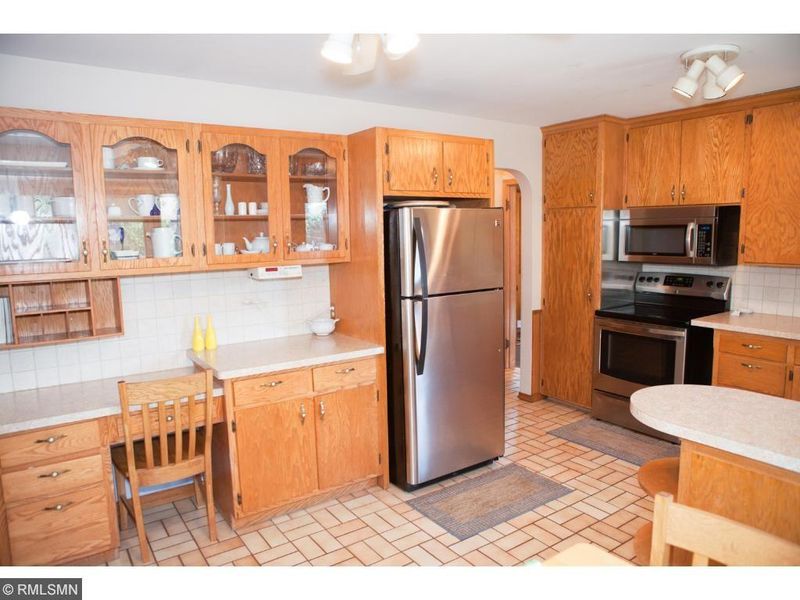 2208 Earl Ln, South Saint Paul, MN 55075