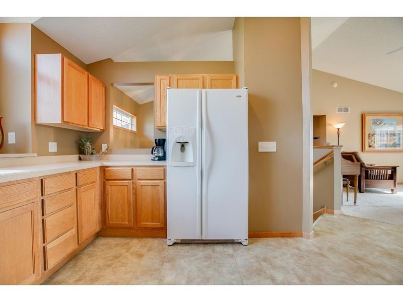 1406 Overlook Ct, New Market, MN 55054