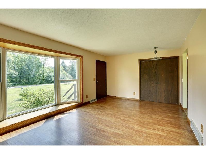 7615 392nd St, North Branch, MN 55056