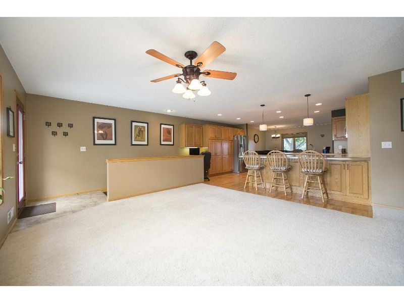 235 Loretto St, Loretto, MN 55357