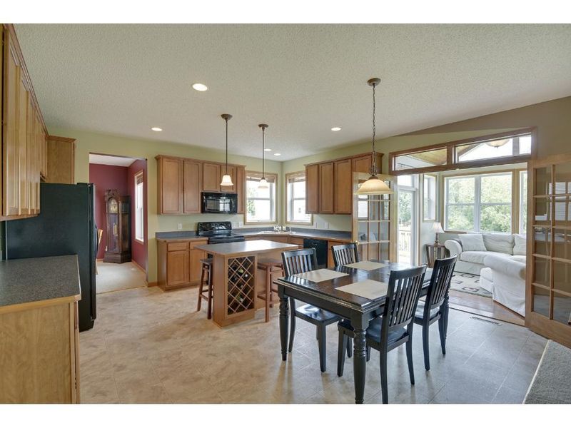 1144 Creekwood Dr N, Champlin, MN 55316