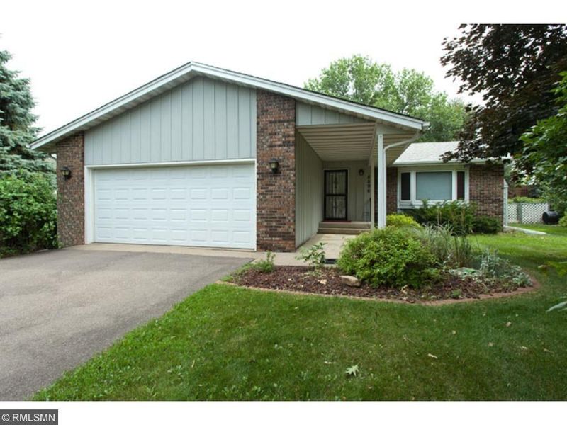 4896 Kent Dr, Shoreview, MN 55126