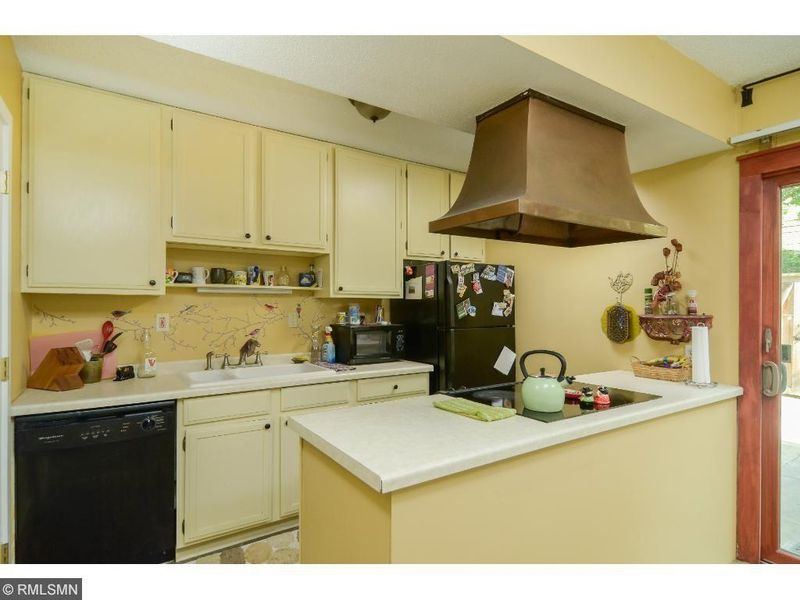 6389 Barrie Rd, Edina, MN 55435