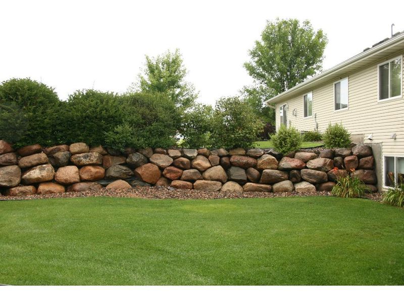 416 Schuller Ct, Dundas, MN 55019