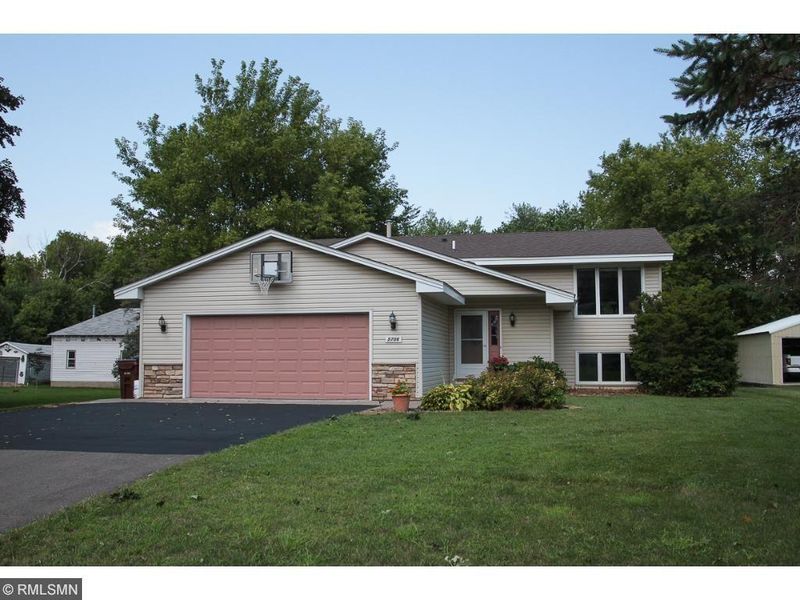 5706 Main St W, Maple Plain, MN 55359