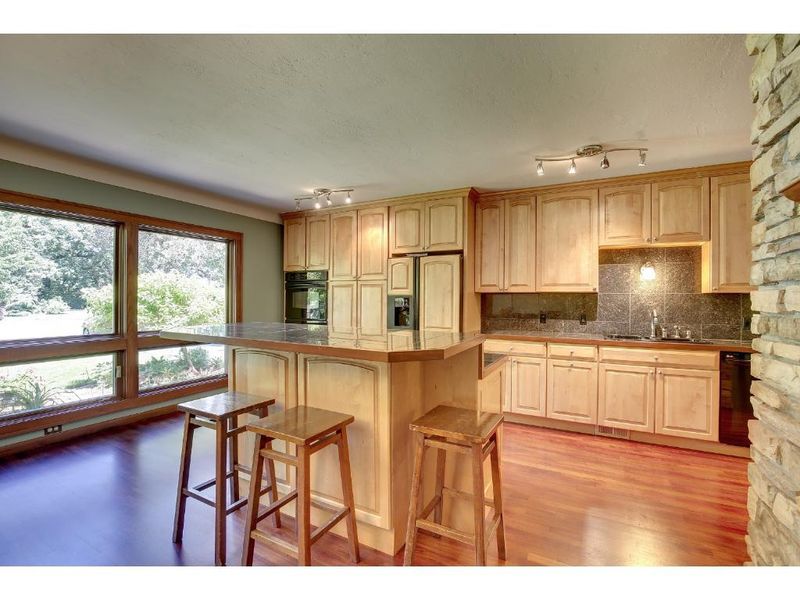 2312 Lilac Ln, White Bear Lake, MN 55110