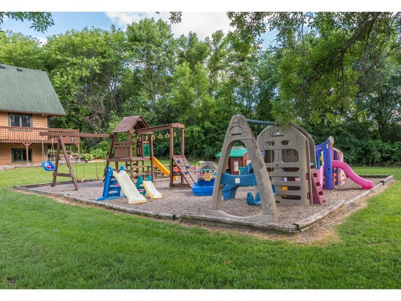 3089 Hendricks Dr NW, Maple Lake, MN 55358