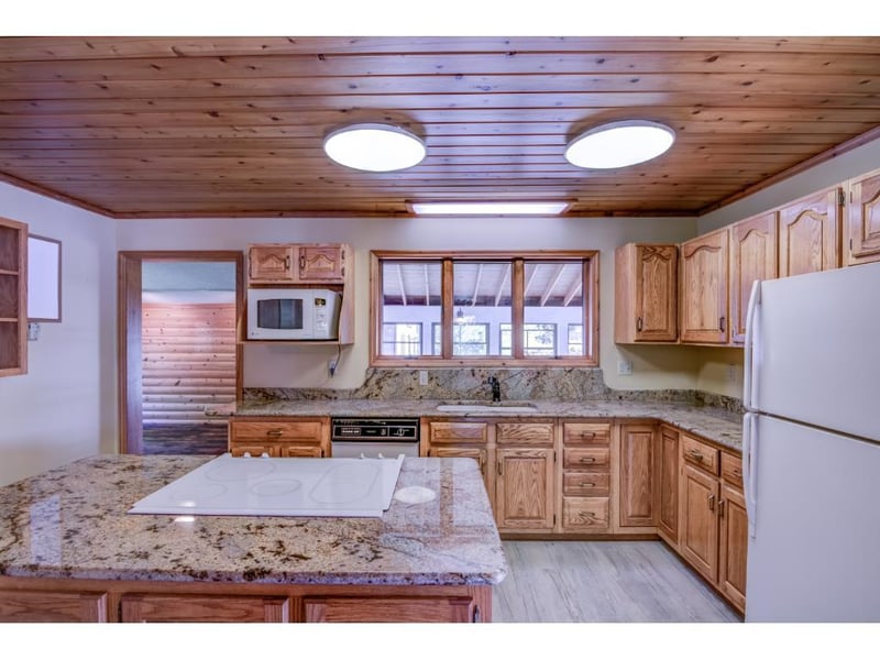 6890 S Fitch Ave, Lake Nebagamon, WI 54849
